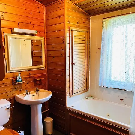 Secluded Rustic - A Digital Detox Paradise. Chalet York