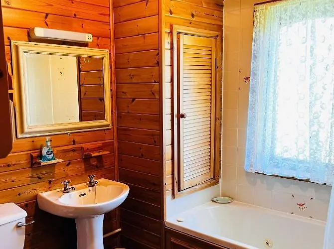 Secluded Rustic - A Digital Detox Paradise. Chalet York