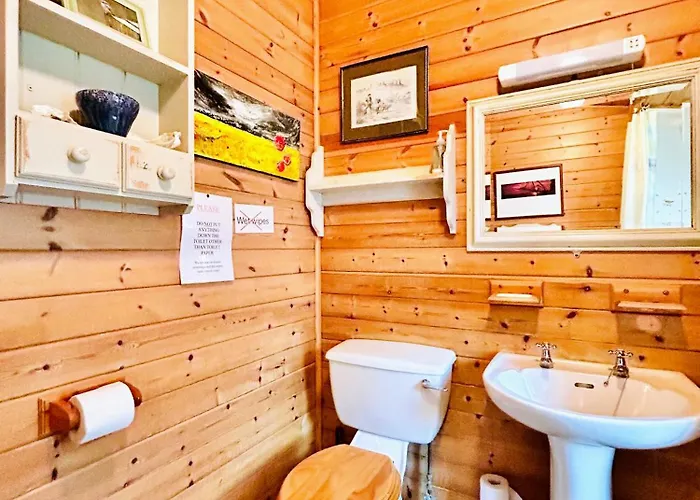 Secluded Rustic - A Digital Detox Paradise.